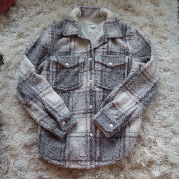 Abercrombie & Fitch Jackets & Blazers - NWOT Abercrombie Plaid Sherpa Jacket